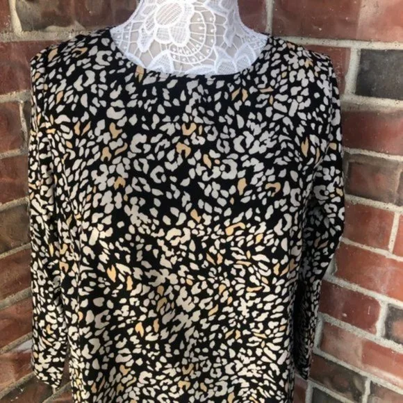 Davi & Dani Animal Print Ruffle Hem Shift - Picture 5 of 8